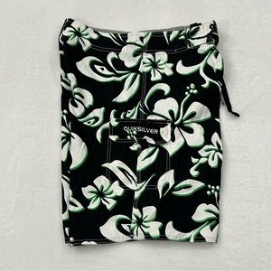 VTG Quicksilver Hawaiian Black Floral Surf Board Shorts Swim Trunks Youth Boy 28